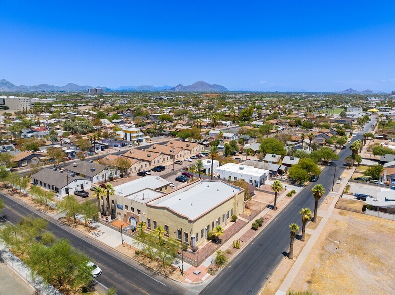 1102 E Garfield St, Phoenix, AZ à vendre - Photo du bâtiment - Image 3 de 4