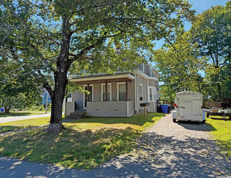 83 Summit St, Rockland, MA à vendre - Photo du bâtiment - Image 2 de 11