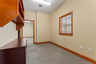 2645 O'Neal Ln, Baton Rouge, LA for lease Interior Photo- Image 2 of 17