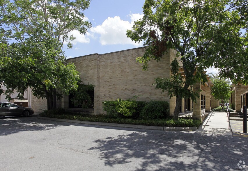 420 Water St, Kerrville, TX à louer - Photo du bâtiment - Image 2 de 3