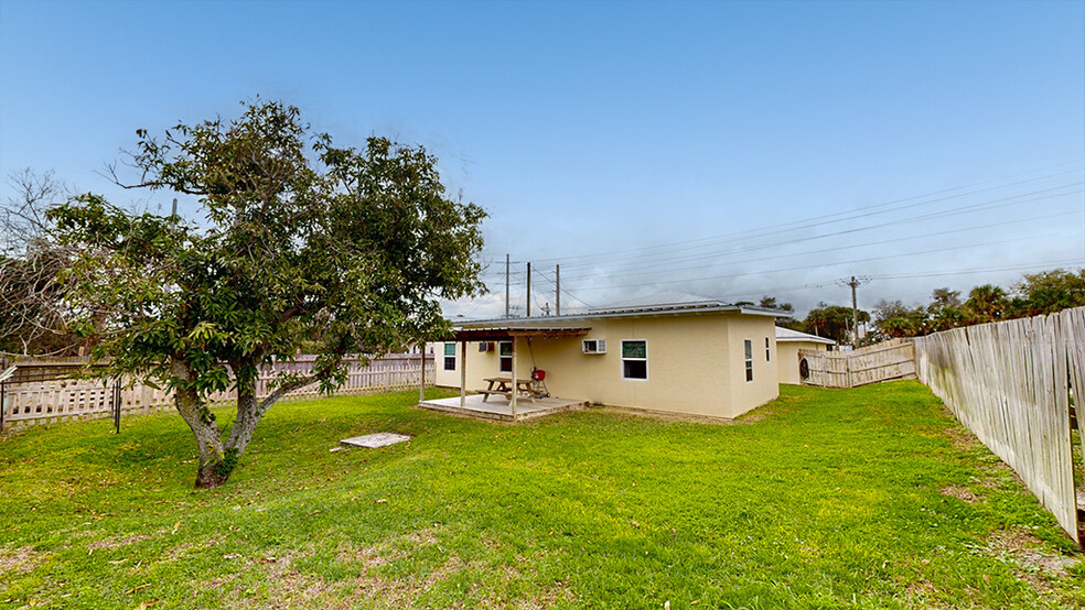 222 Rosa L Jones Dr, Cocoa, FL for sale - Building Photo - Image 2 of 70