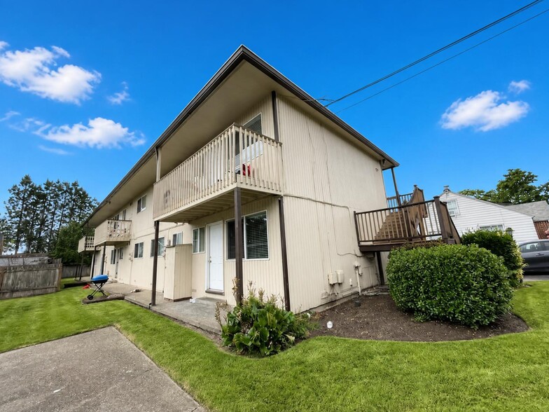 271 Clay St E, Monmouth, OR for sale - Building Photo - Image 2 of 10