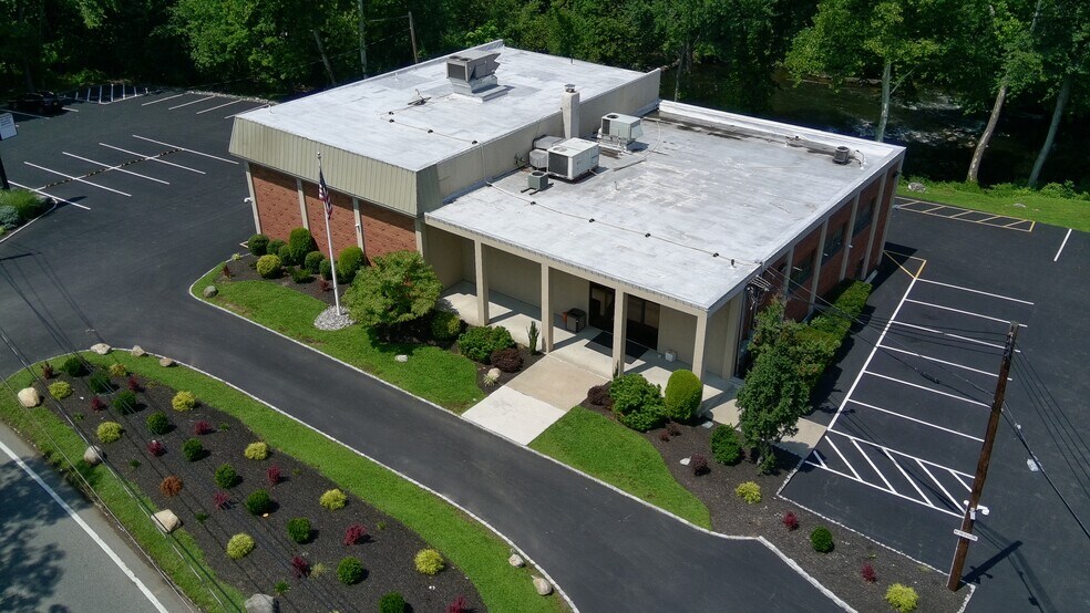 156 Ramapo Valley Rd, Mahwah, NJ à louer - Photo du bâtiment - Image 3 de 15