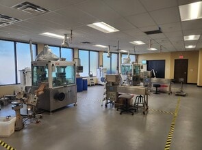 700 Broadhollow Rd, Farmingdale, NY for lease Interior Photo- Image 2 of 9