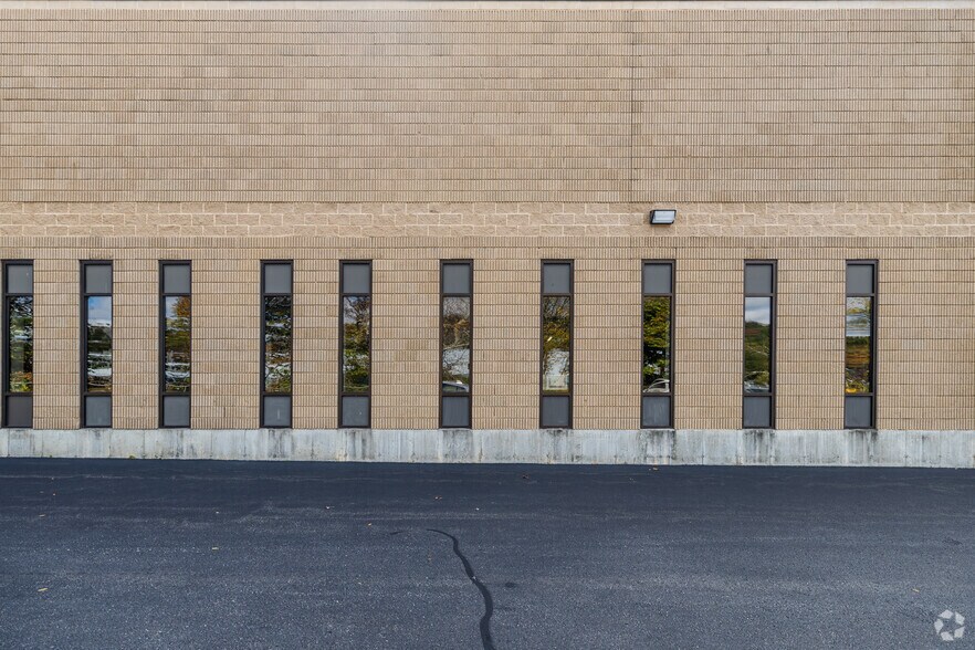 117 Beaver St, Waltham, MA à louer - Photo du bâtiment - Image 3 de 13