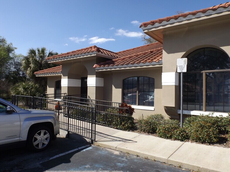 601 E Dixie Ave, Leesburg, FL à louer - Photo du bâtiment - Image 1 de 19