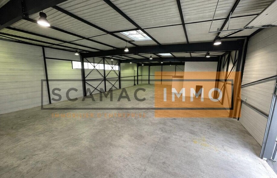 Industrial in Montévrain for lease - Building Photo - Image 1 of 9
