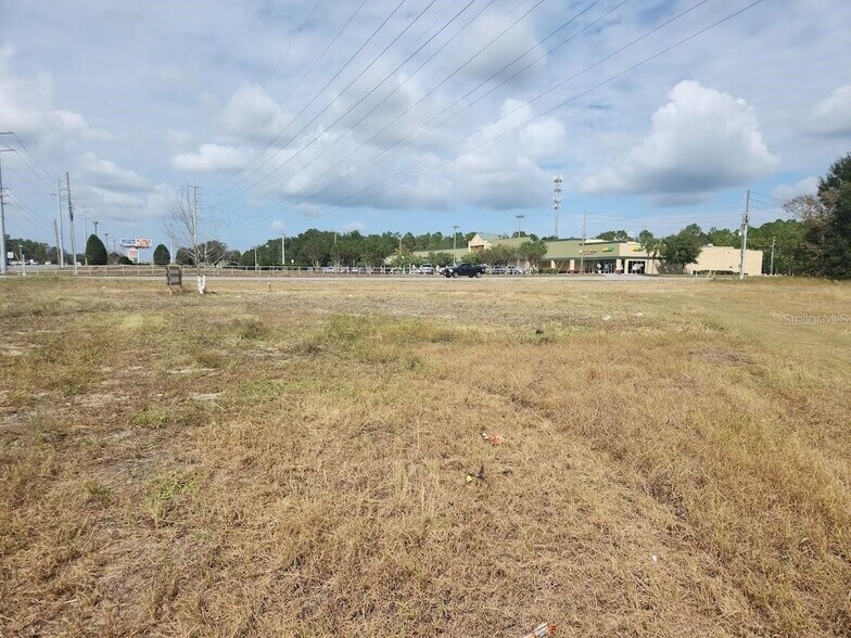 7013 SE Maricamp Rd, Ocala, FL à vendre - Photo du bâtiment - Image 3 de 11