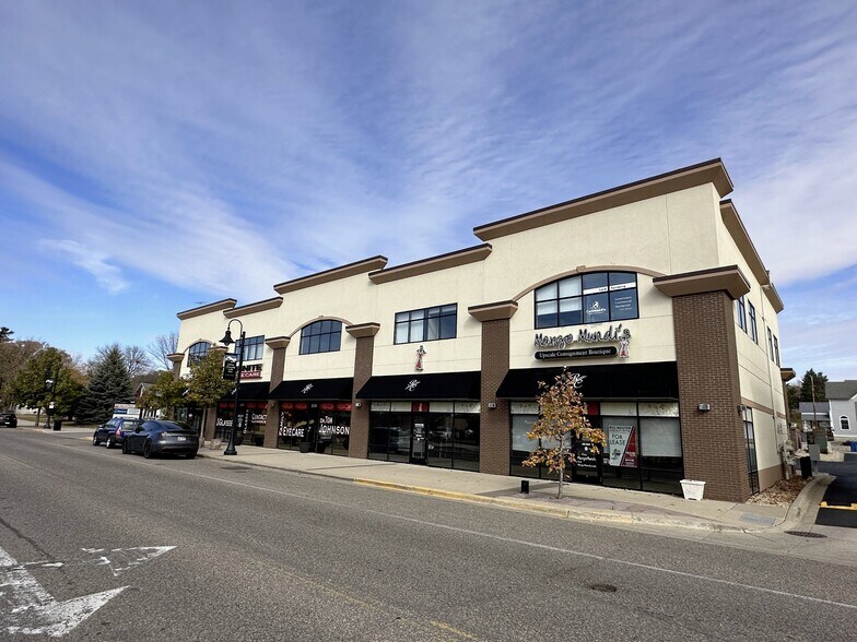 208 2nd Ave N, Sauk Rapids, MN à louer - Photo du bâtiment - Image 2 de 3