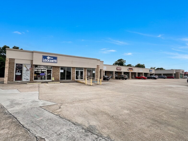 801 W Main St, League City, TX for lease - Building Photo - Image 2 of 2