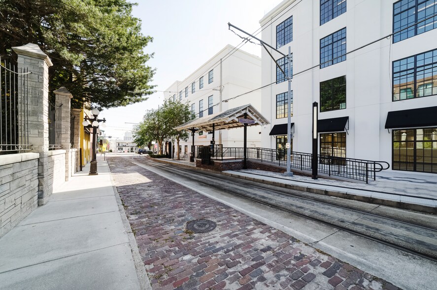 1229 E 8th Ave, Tampa, FL à louer - Photo du bâtiment - Image 2 de 15