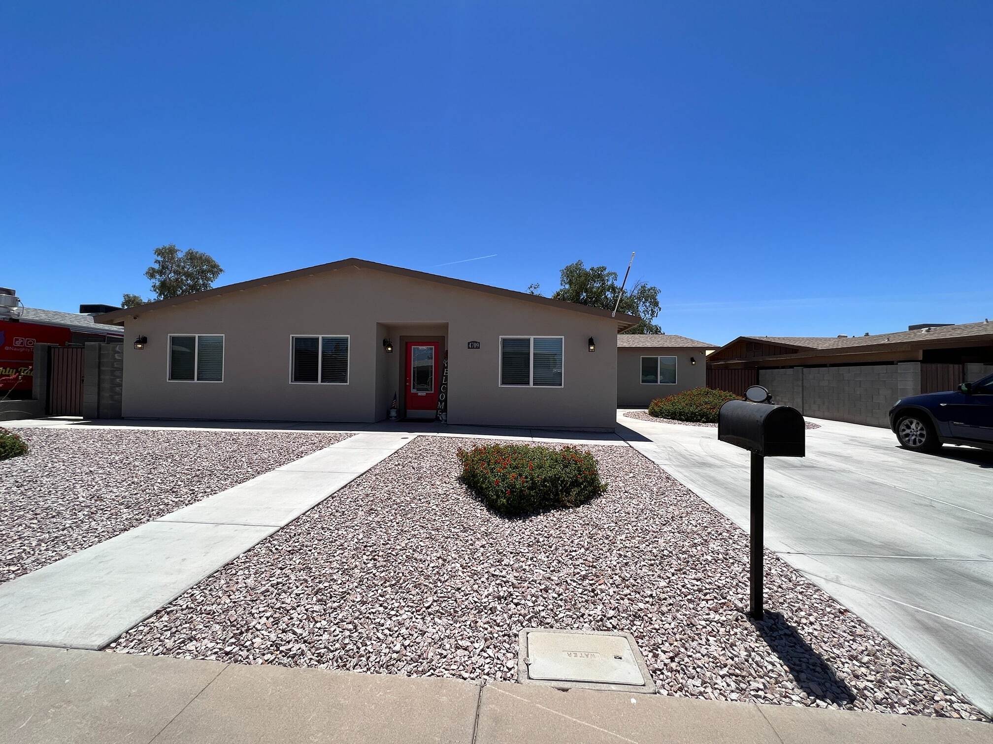 4701 W Laurel Ln, Glendale, AZ for sale Primary Photo- Image 1 of 2