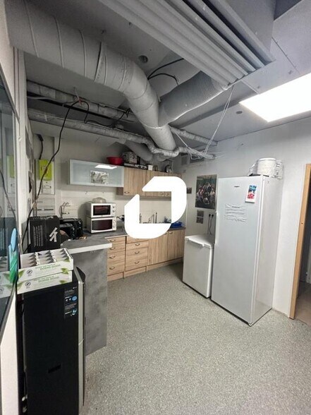 Office in Pantin for lease - Interior Photo - Image 2 of 13