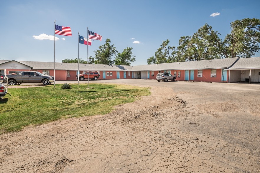 12037 E Frederic Ave, Pampa, TX à vendre - Photo du bâtiment - Image 1 de 1