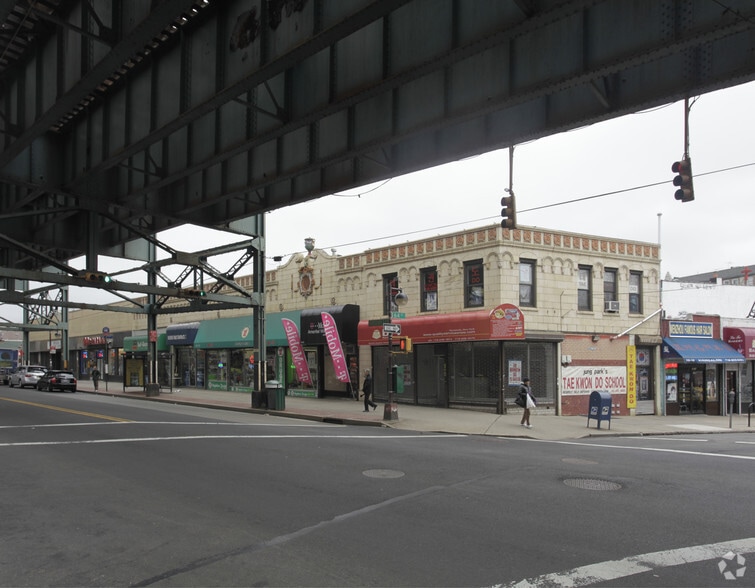 6327 Roosevelt Ave, Woodside, NY for lease - Primary Photo - Image 1 of 10