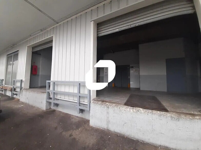 Flex dans Rosny-sous-Bois à louer - Photo du bâtiment - Image 3 de 9