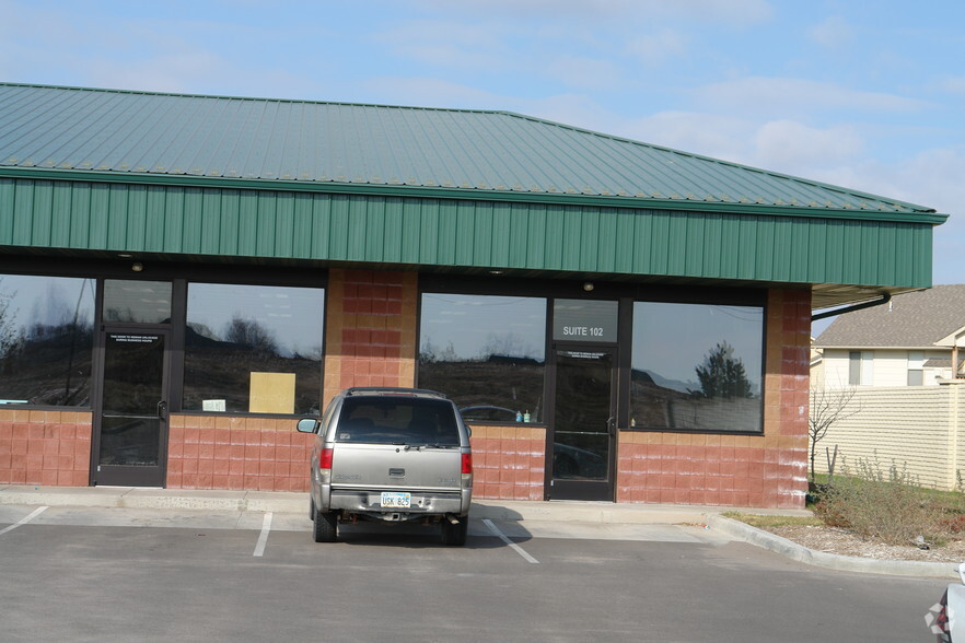 8778 W 29th St, Wichita, KS for lease - Building Photo - Image 2 of 3