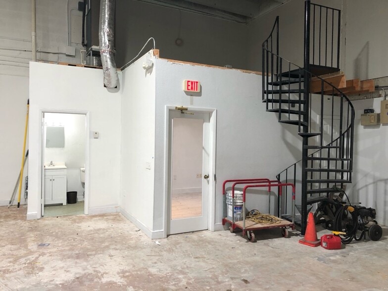 7760 W 20th Ave, Hialeah, FL for lease - Building Photo - Image 2 of 7