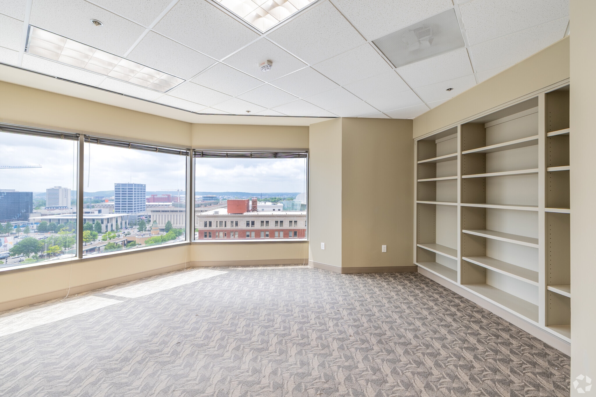 1 W 3rd St, Tulsa, OK for lease Interior Photo- Image 1 of 5