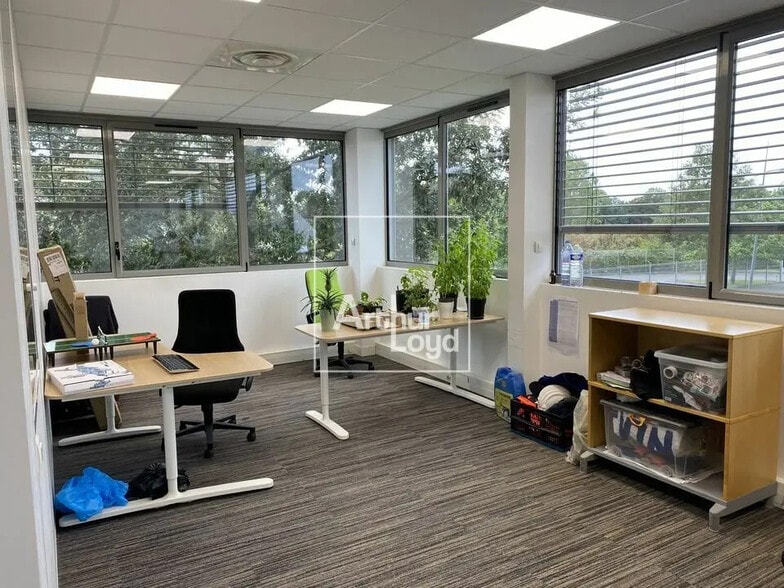 Bureau dans Grigny à louer - Photo intérieure - Image 2 de 5