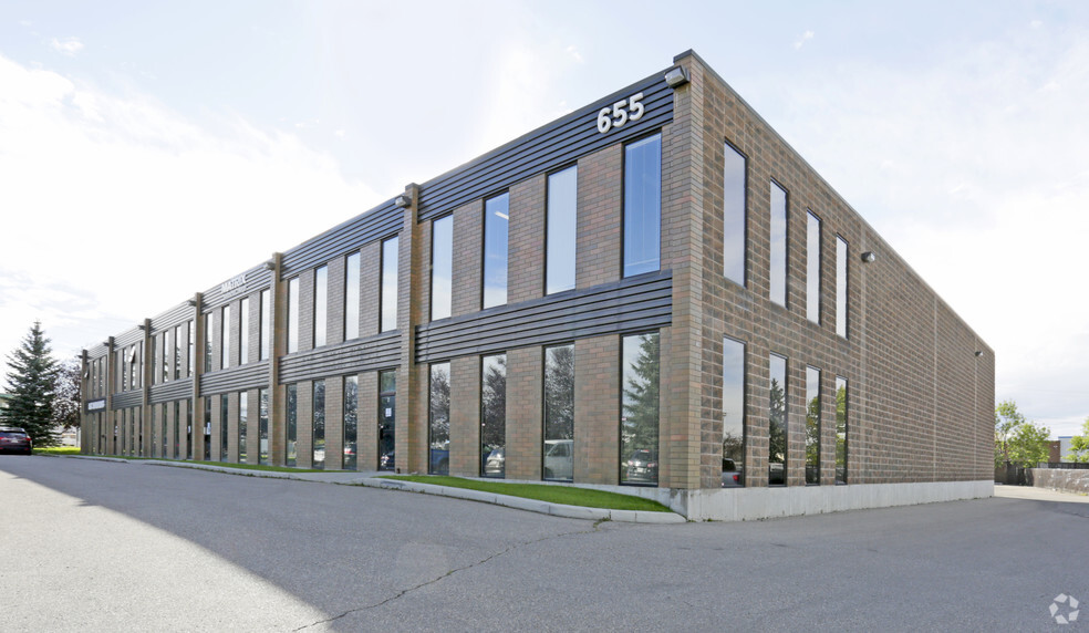 655 42nd Ave NE, Calgary, AB for lease - Building Photo - Image 2 of 5