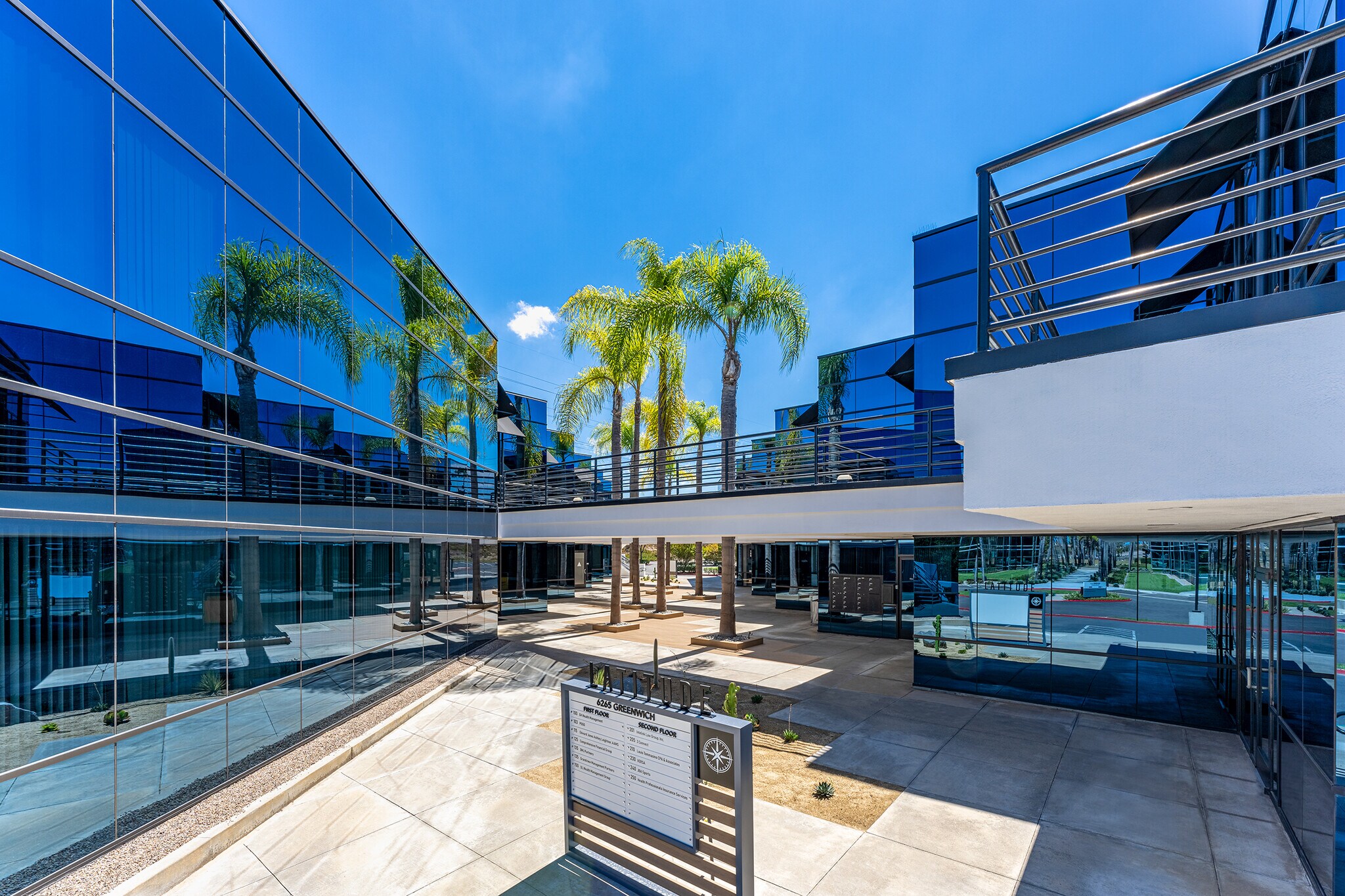 6265 Greenwich Dr, San Diego, CA à vendre Photo du bâtiment- Image 1 de 22