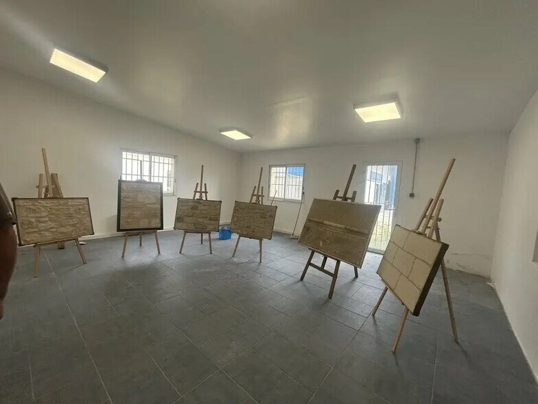 Bureau dans Graveson à louer - Photo intérieure - Image 1 de 6