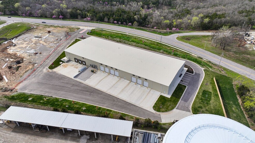 18760 Johnson Dr, Shawnee, KS à vendre - Photo du bâtiment - Image 3 de 14