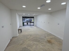 82A Fenwick Dr, Bradford à louer Photo intérieure- Image 1 de 2