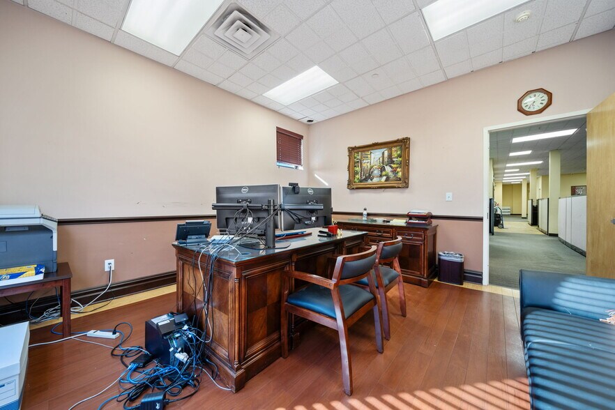 2535 John F Kennedy Blvd, Jersey City, NJ à louer - Photo du bâtiment - Image 3 de 37