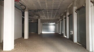Plus de détails pour Commerce de détail à vendre