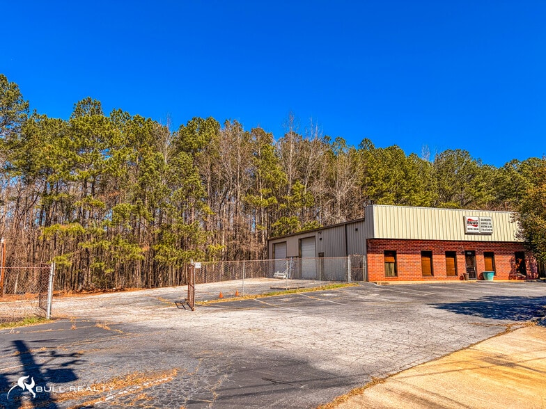 1512 Commercial Ct, Jonesboro, GA for lease - Building Photo - Image 3 of 13