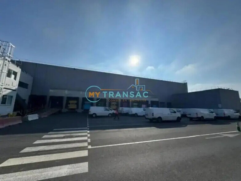 Industriel dans Bonneuil-sur-Marne à louer - Photo du bâtiment - Image 2 de 15