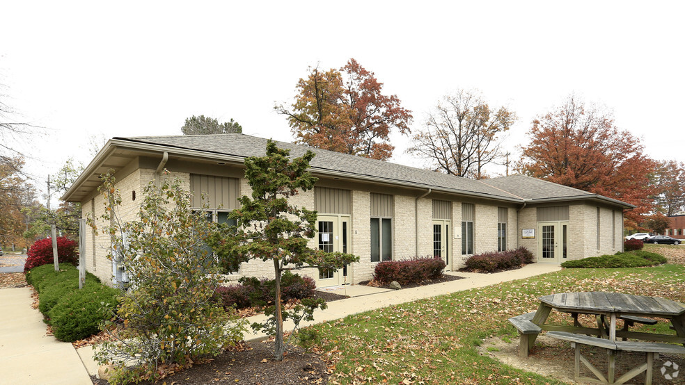 815 Crocker Rd, Westlake, OH for sale - Primary Photo - Image 1 of 1