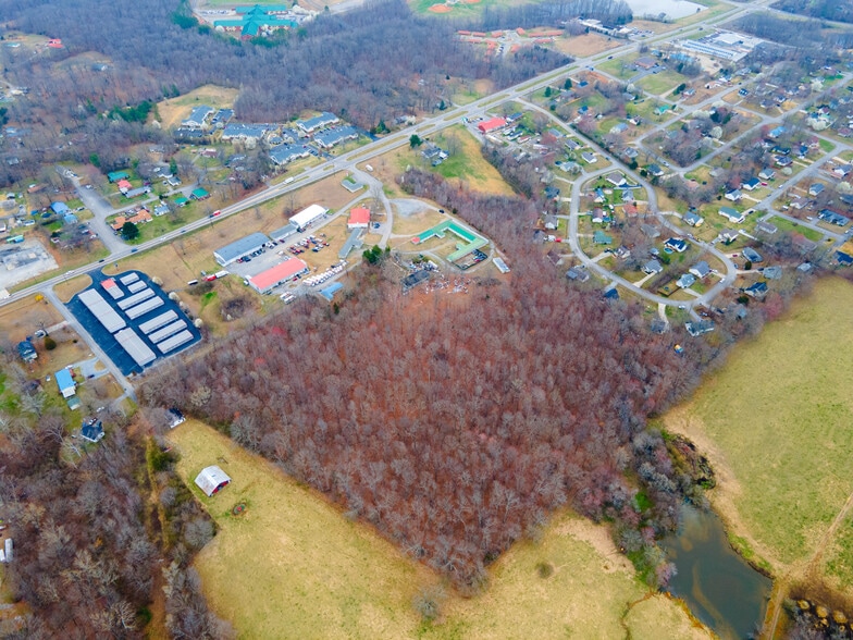 2043 Highway 70 W, Dickson, TN à vendre - Photo du bâtiment - Image 3 de 4