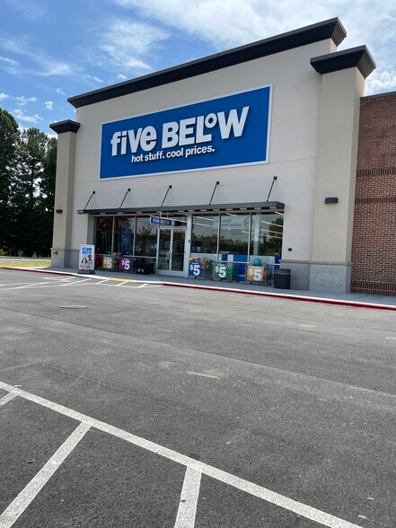 5990 Mableton Pky, Mableton, GA à louer - Photo du bâtiment - Image 3 de 7