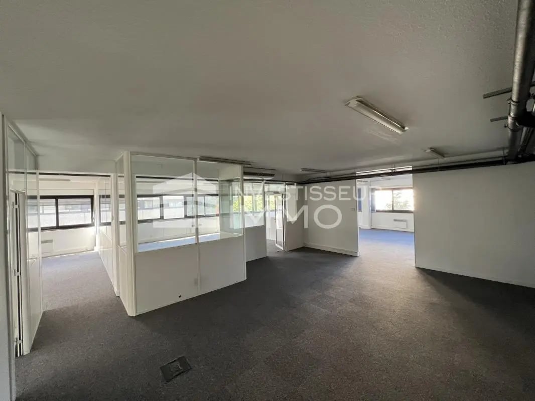 Office in Rungis for lease Building Photo- Image 1 of 5