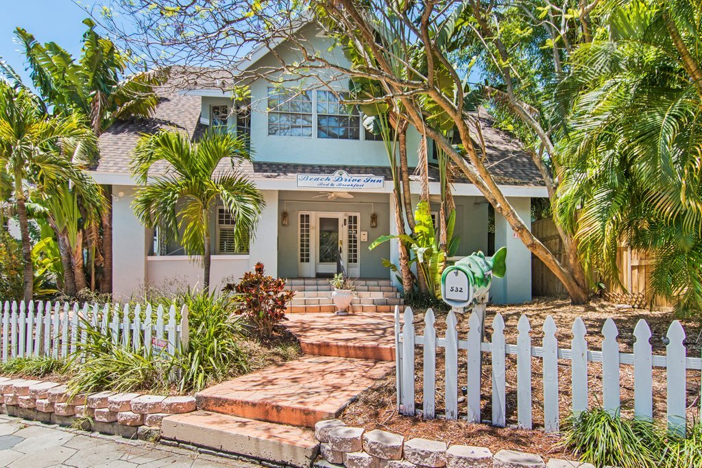 532 Beach Dr NE, Saint Petersburg, FL à vendre Photo principale- Image 1 de 48