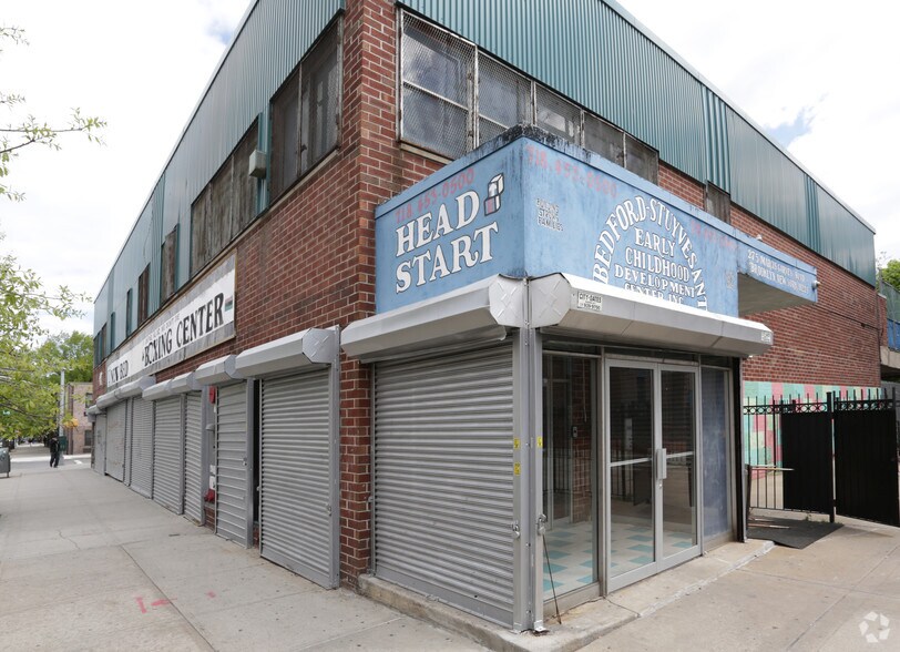 275 Marcus Garvey Blvd, Brooklyn, NY à louer - Photo du bâtiment - Image 2 de 4