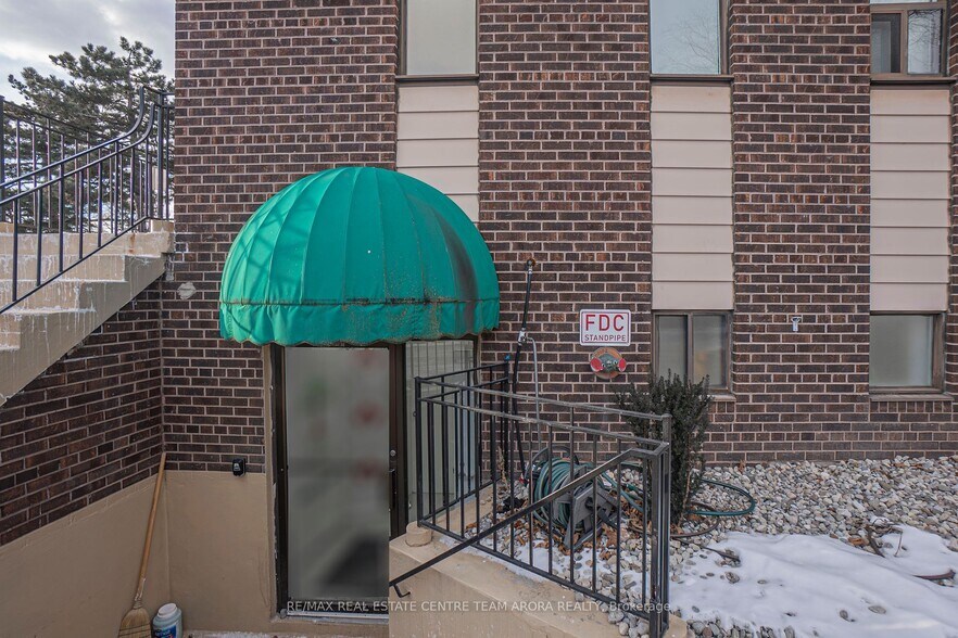 3173 Erindale Station Rd, Mississauga, ON à vendre - Photo du bâtiment - Image 2 de 33