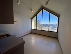 1421 Oakdale Rd, Modesto, CA for lease Interior Photo- Image 2 of 15