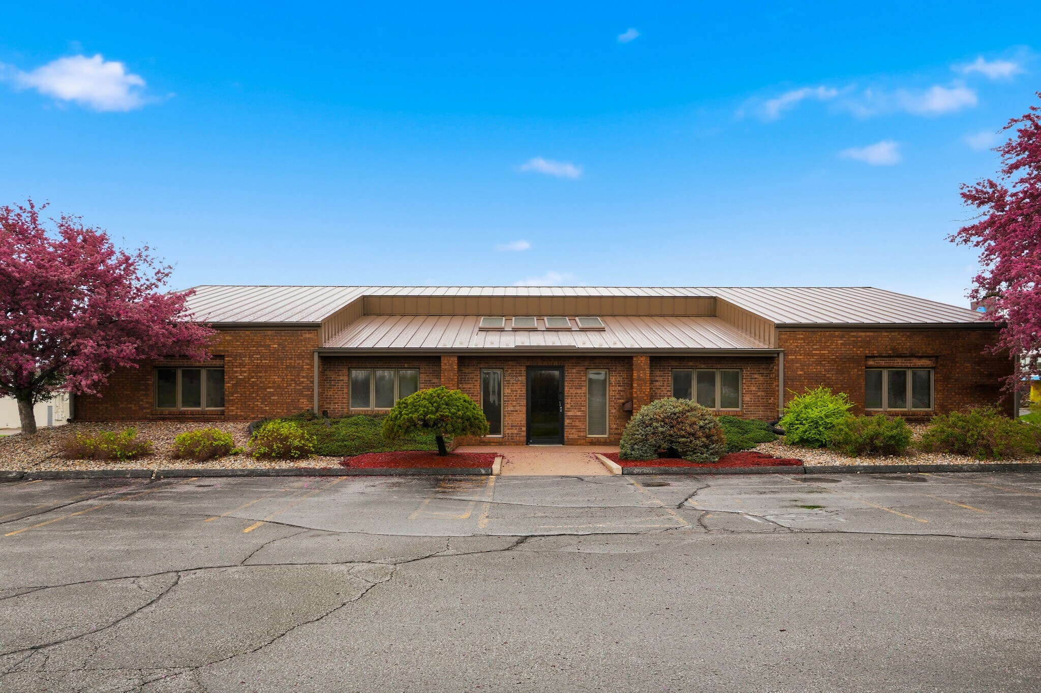 3201 E Center St, Warsaw, IN à vendre Photo du bâtiment- Image 1 de 53