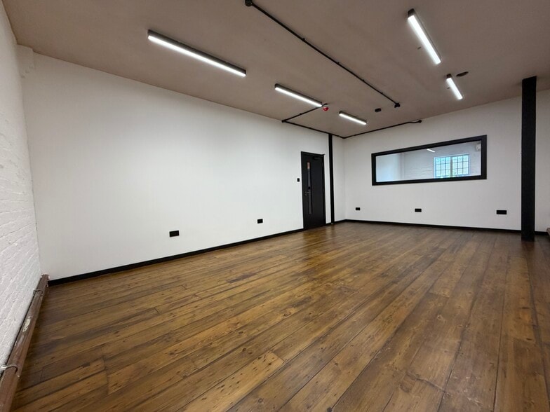 Mowat Industrial Estate, Watford for lease - Building Photo - Image 2 of 10