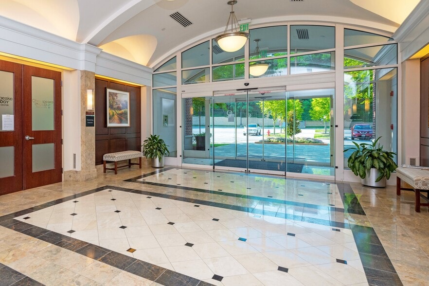 2800 Quarry Lake Dr, Baltimore, MD for lease - Lobby - Image 2 of 13