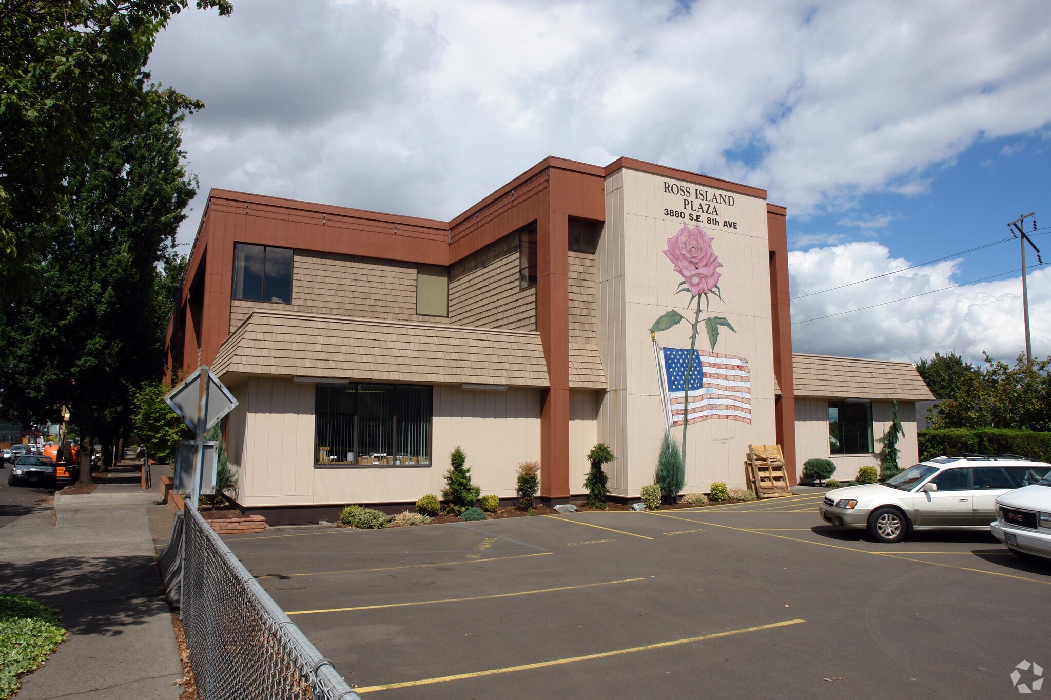 3880 SE Eighth Ave, Portland, OR for lease Primary Photo- Image 1 of 8