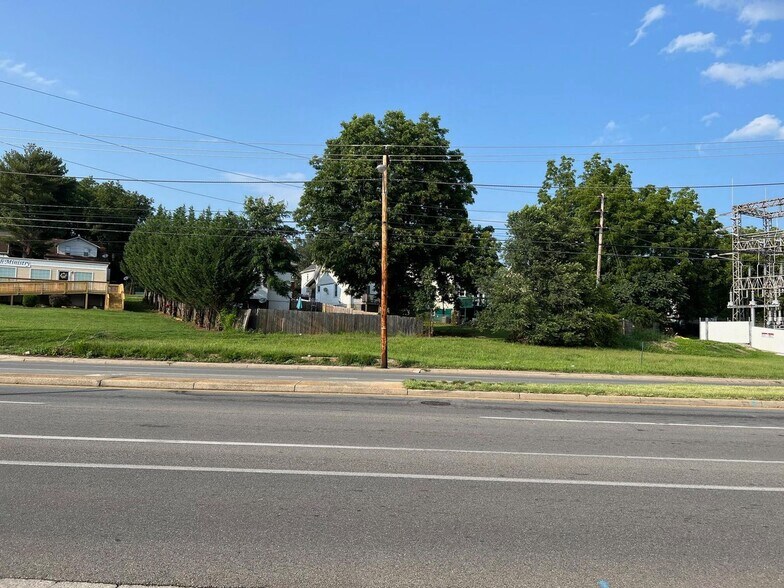 2419 2419-2423 Melrose Avenue NW Ave, Roanoke, VA à vendre - Photo du bâtiment - Image 2 de 2