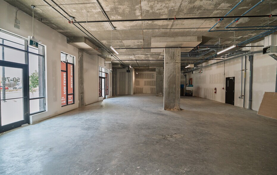 70 Park East Dr, Winnipeg, MB à louer - Photo du bâtiment - Image 3 de 4