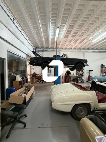 Flex in Morainvilliers for lease - Interior Photo - Image 2 of 6