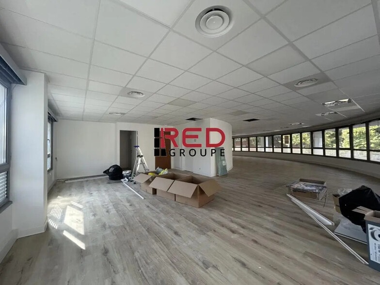 Office in Aix-en-Provence for sale - Interior Photo - Image 3 of 7