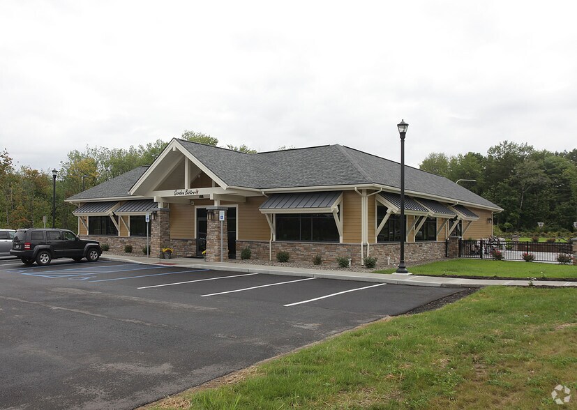 5 Vista Blvd, Slingerlands, NY à vendre - Photo du bâtiment - Image 3 de 6